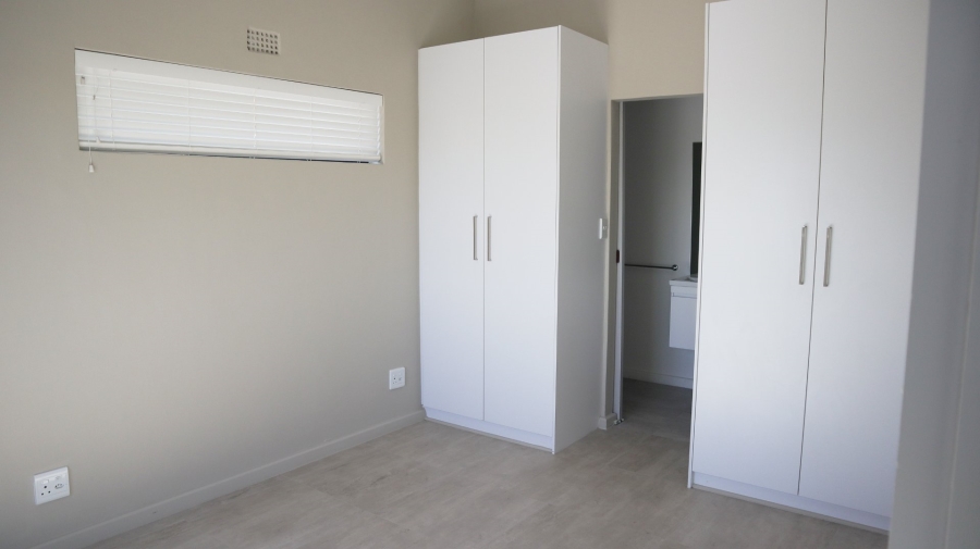 1 Bedroom Property for Sale in Table View Western Cape